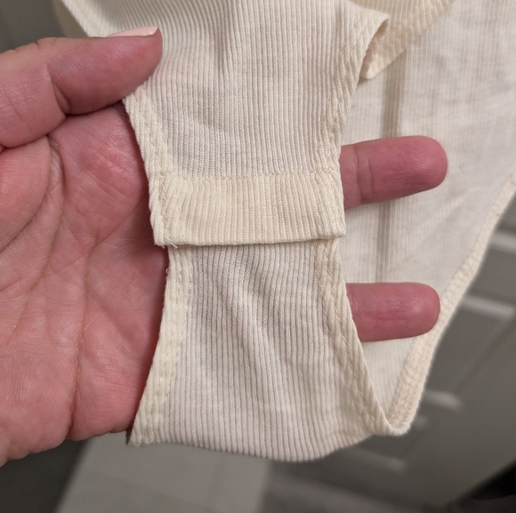 🎉3/$50🎉 H&M Turtle Neck Body Suit - Picture 8 of 8